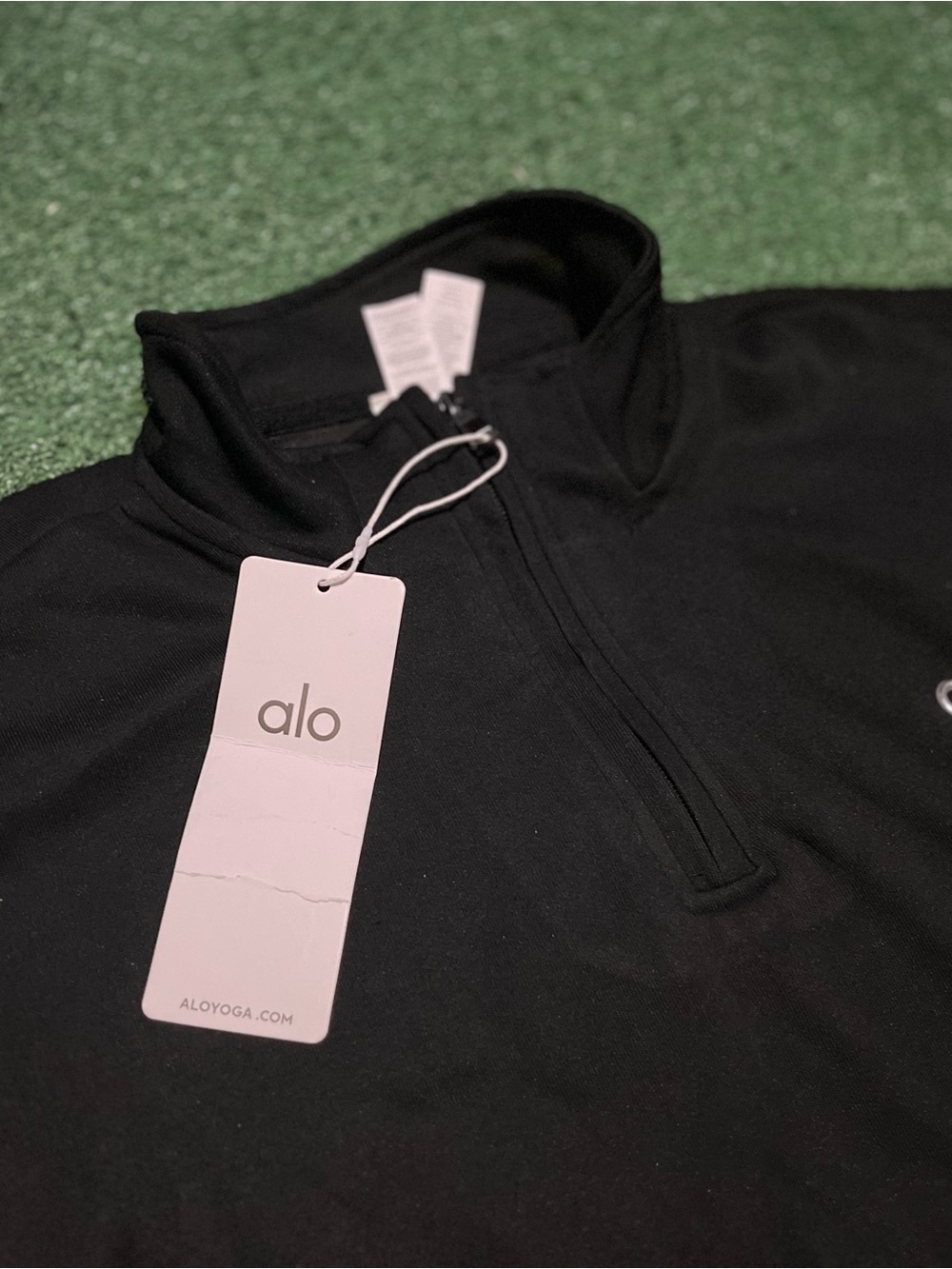 ALO Yoga Black Zip-Up Pullover with Subtle Logo Tag - Picture 4 of 5